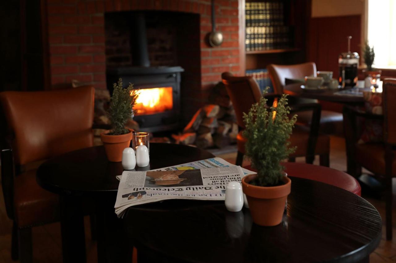 Hotel The Rising Sun Coltishall Esterno foto